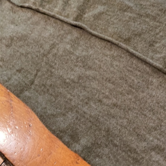 New Row House olive Green cuffed cap sleeve shirt - Picture 5 of 5